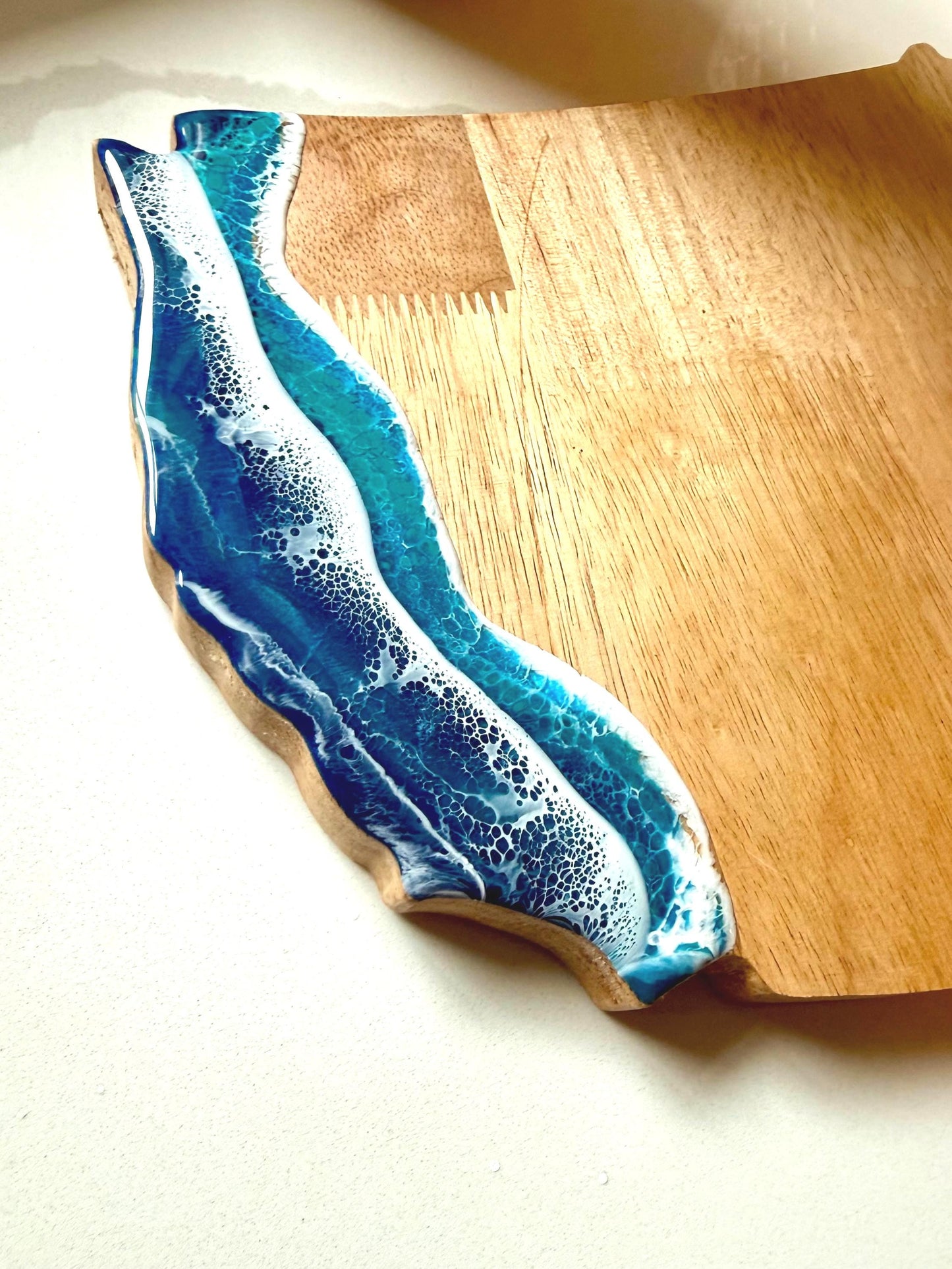 USA Shaped Charcuterie Board / Resin Ocean Wave Cheese Board / United States Map Serving Tray / Patriotic Cutting Board / 4th of July Gift
