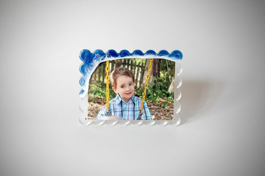 Acrylic Magnetic Frame 5x7 Scallop Edge