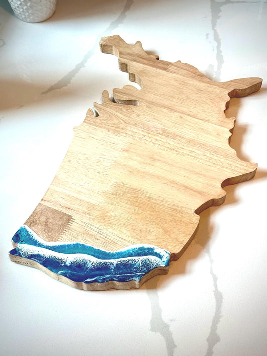 USA Shaped Charcuterie Board / Resin Ocean Wave Cheese Board / United States Map Serving Tray / Patriotic Cutting Board / 4th of July Gift